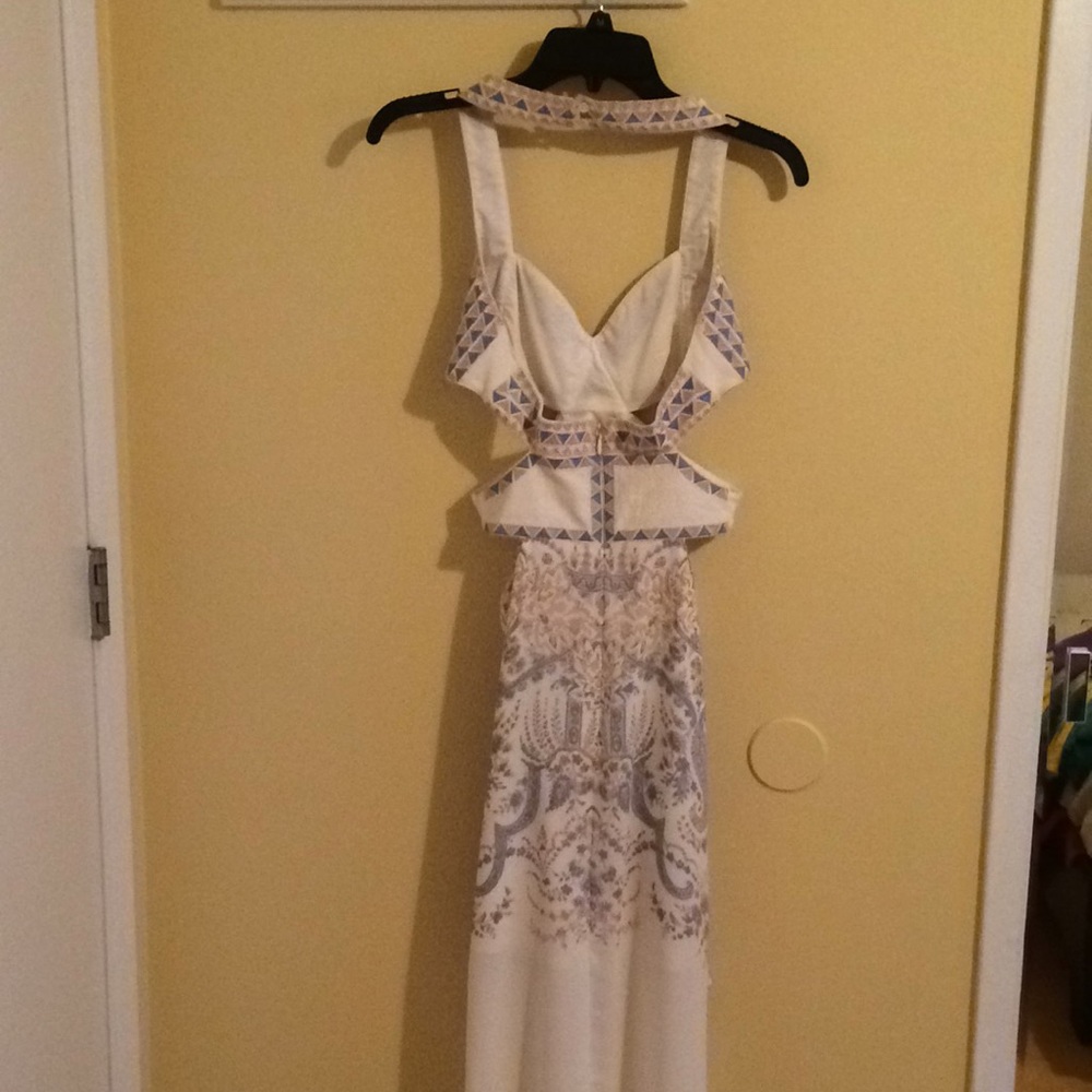 White BCBG MAXAZRIA Gown - Host Pick! - Picture 7 of 8